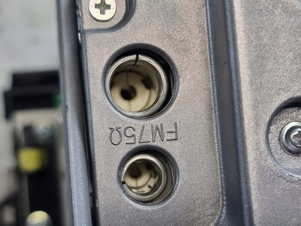 фото №14, Радиопроигрыватель бардачок оригинальный номер 86120-47220 toyota prius ii 08r