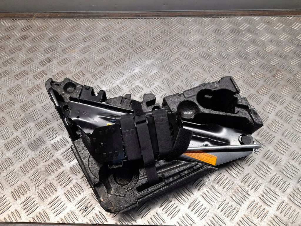 фото №5, Audi q7 4l 2013 набор инструментов