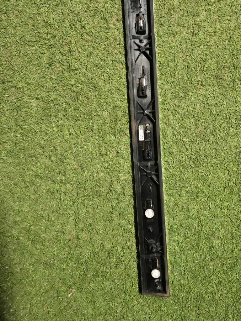 Молдинг дверь левая перед bmw x7 g07 7428687 в Украине