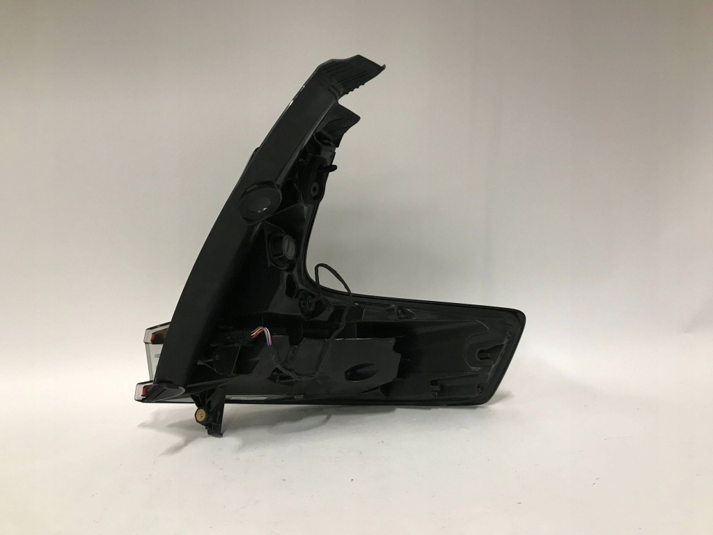 Polestar 3 22- лампа задняя левая led европа Доставка