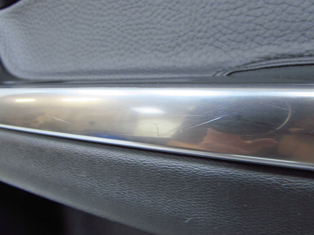 Volvo v60 10-17 обивка обшивка дверь правая  задний кожа 8686855 в Украине