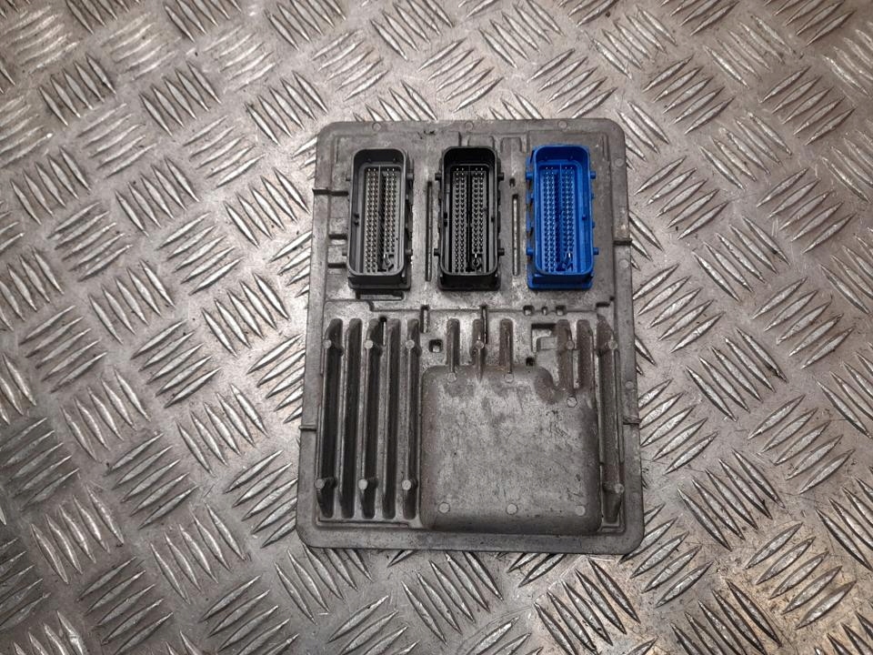 Купити Бортовий комп'ютер блок керування opel оригінальний номер 12679845