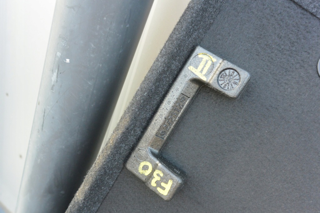 фото №8, Пол обшивка багажника bmw 3-seria f30 330e f31