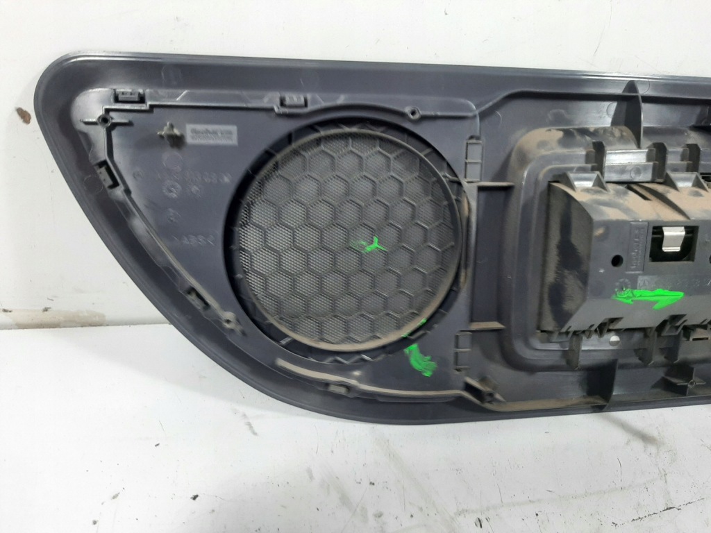 фото №15, Mercedes w638 v-klasa 98r кронштейн na кружка пепельница задняя 6388130802