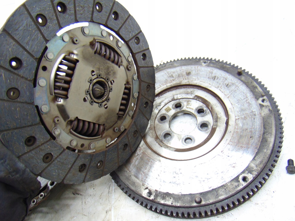 фото №8, Volkswagen оригинальный номер 04e141026a колесо сцепление