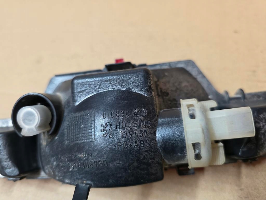 фото №10, Лампа задняя противотуманная peugeot 208 9674308980 18