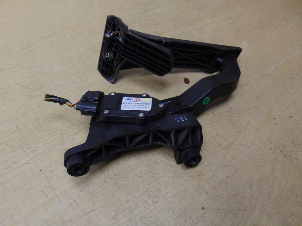 фото №6, Потенциометр педаль газа hyundai i40 2.0 crdi