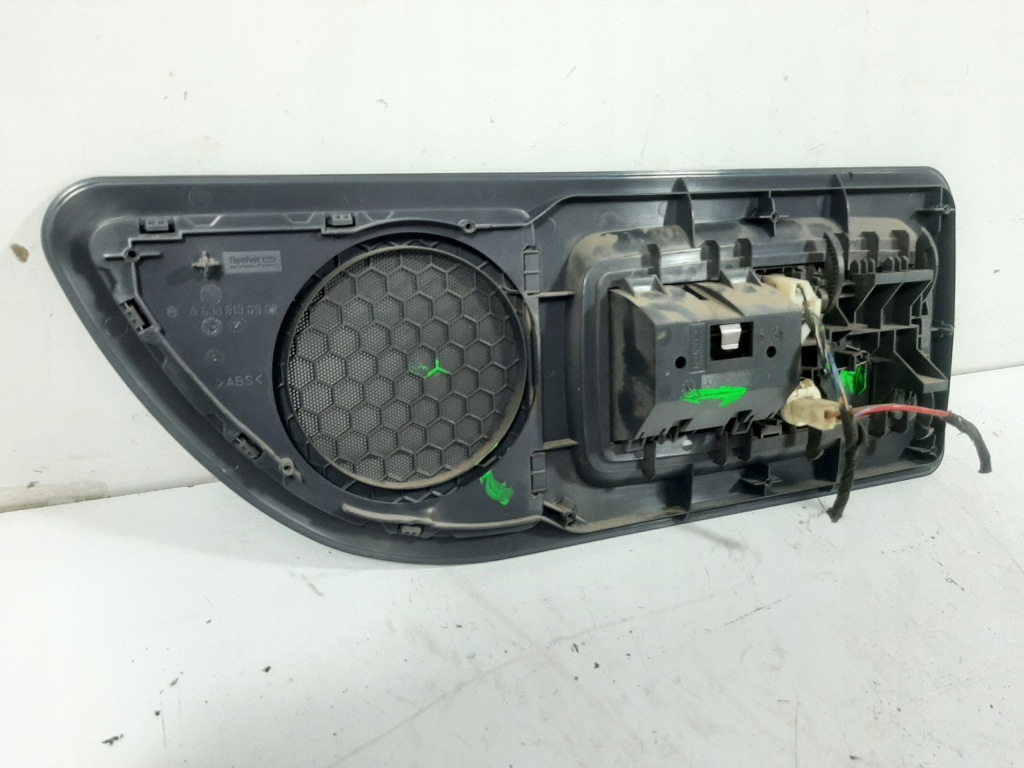 фото №13, Mercedes w638 v-klasa 98r кронштейн na кружка пепельница задняя 6388130802