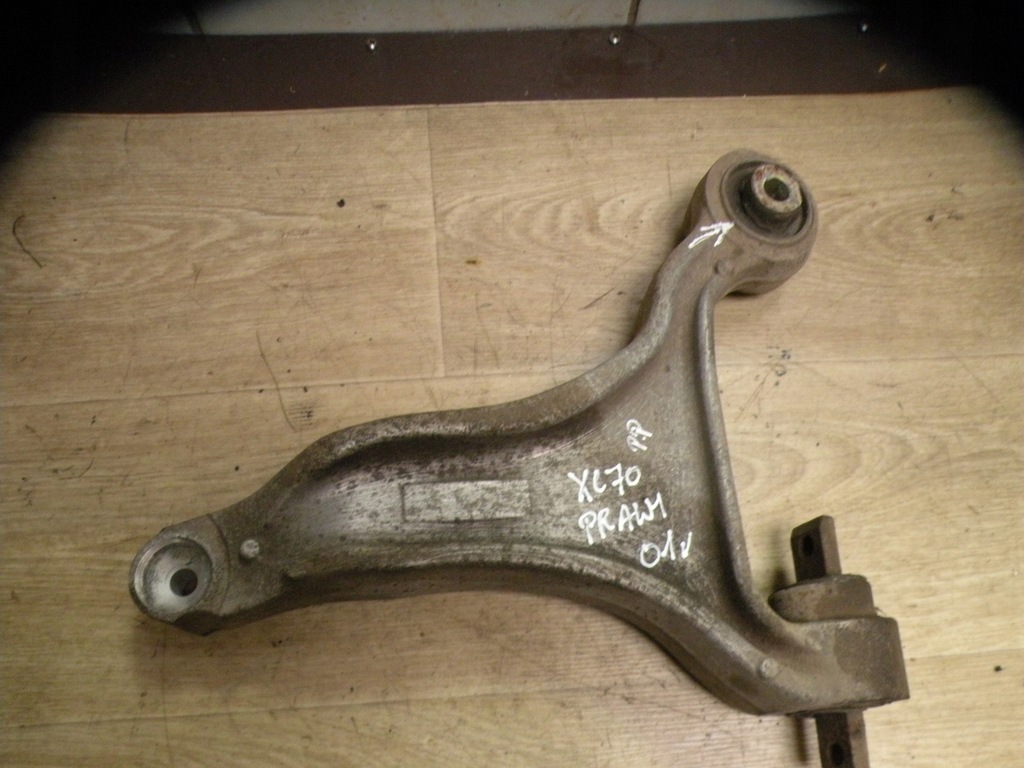 фото №1, Volvo xc70 01-06 важіль правий перед