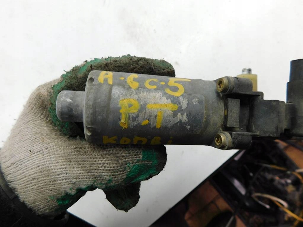 фото №6, Audi a6 c5 2001r моторчик скло правий задня