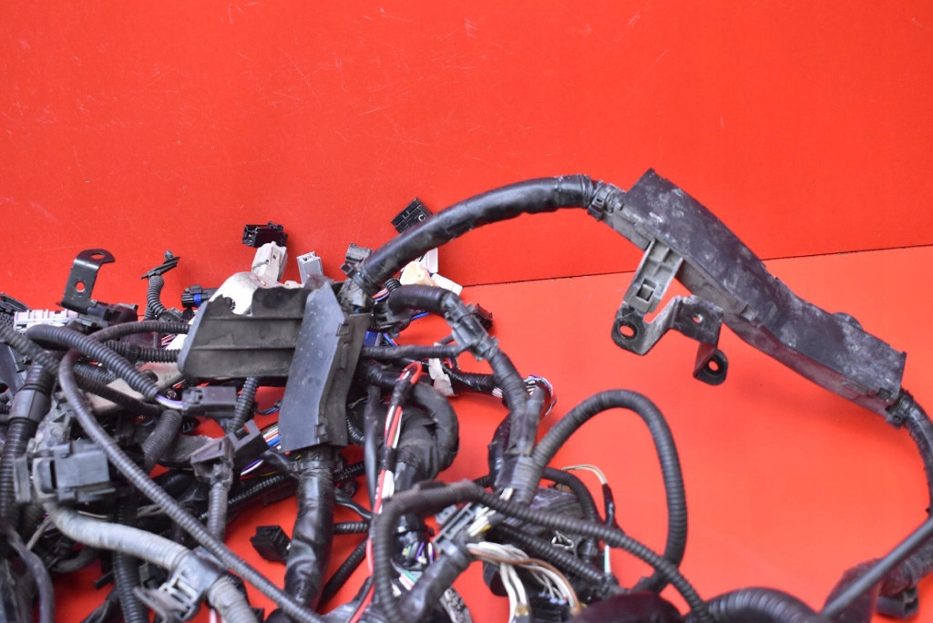 фото №11, Жгут двигателя молдинг впрыскная 82121-0u680-a toyota yaris cross 1.5 vvt-ie