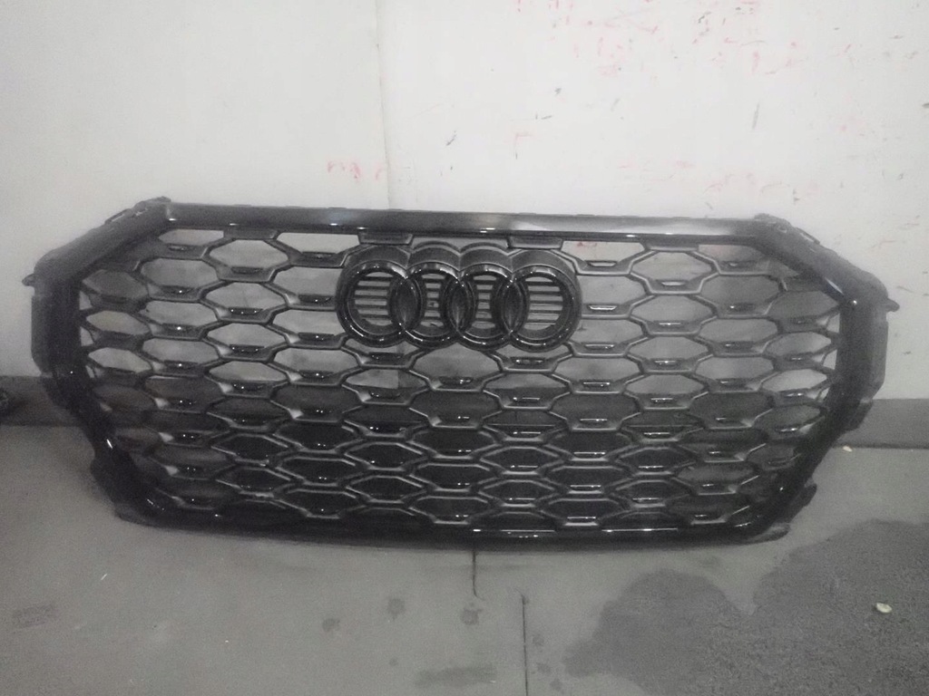 фото №1, Решётка радиатора audi q3 ii 2018- s-line 83f853651