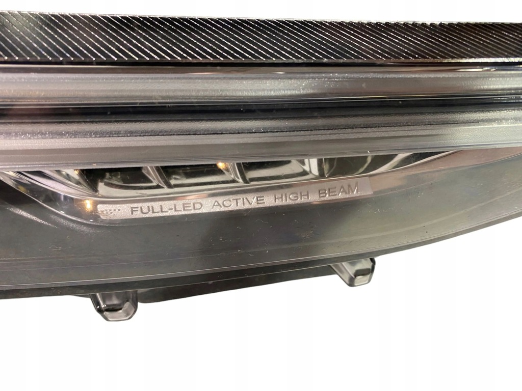 фото №8, Volvo s90, v90 2021 правая сторона лампа передняя