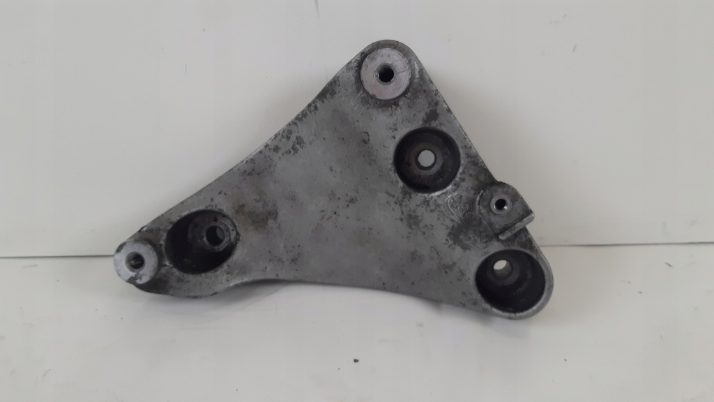 фото №1, Maserati ghibli 3.0 v6 sq4 14- кронштейн компресора кондиціонера 286930