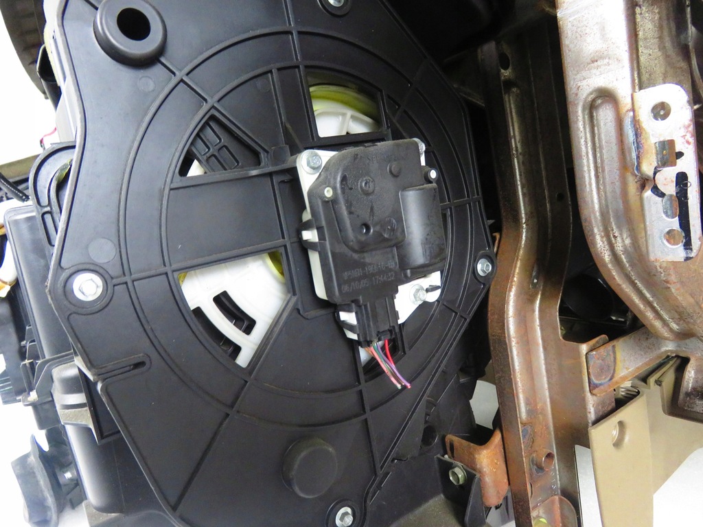 фото №12, Приборная панель nissan pathfinder iii