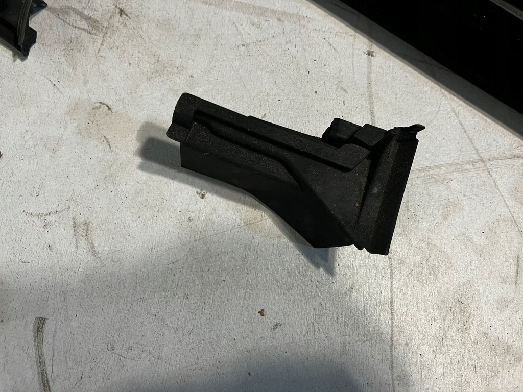 фото №7, Corolla e21 молдинг скребок внутренний правый przó