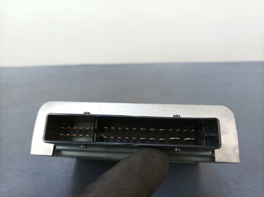 фото №3, Mercedes c43 amg w205 підсилювач harman