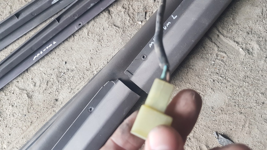 фото №4, Шторка стекло электрическая направляющие renault magnum левая