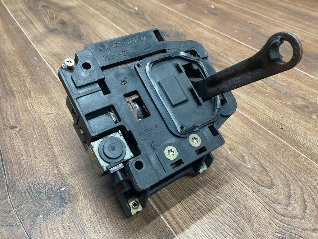 Механізм перемикання передач mercedes-benz sl500 r129 2022670237 a2022670137 Київ
