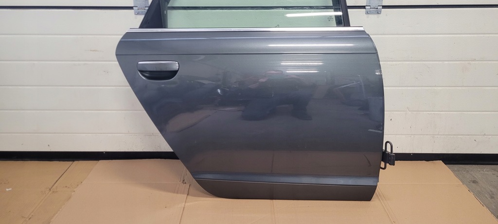 фото №2, Audi a6 c6 дверь правый задняя lz7s