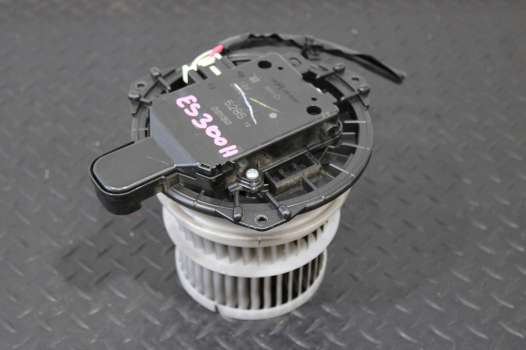 фото №1, Повітродувка обігрівача lexus es 300h es300h vii 7