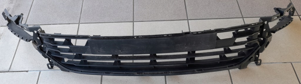 Купить Renault clio iv решётка радиатора решётка бампера перед средняя оригинал