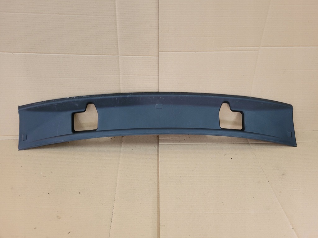 фото №1, Audi a7 c8 4k8827222 пластик поперечина задня