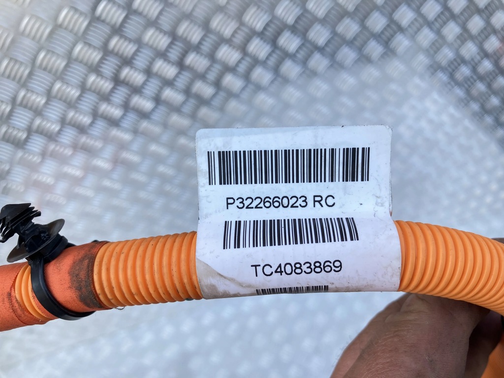 фото №4, Шланг кабель жгут напряжения volvo ec40 c40 e400v2