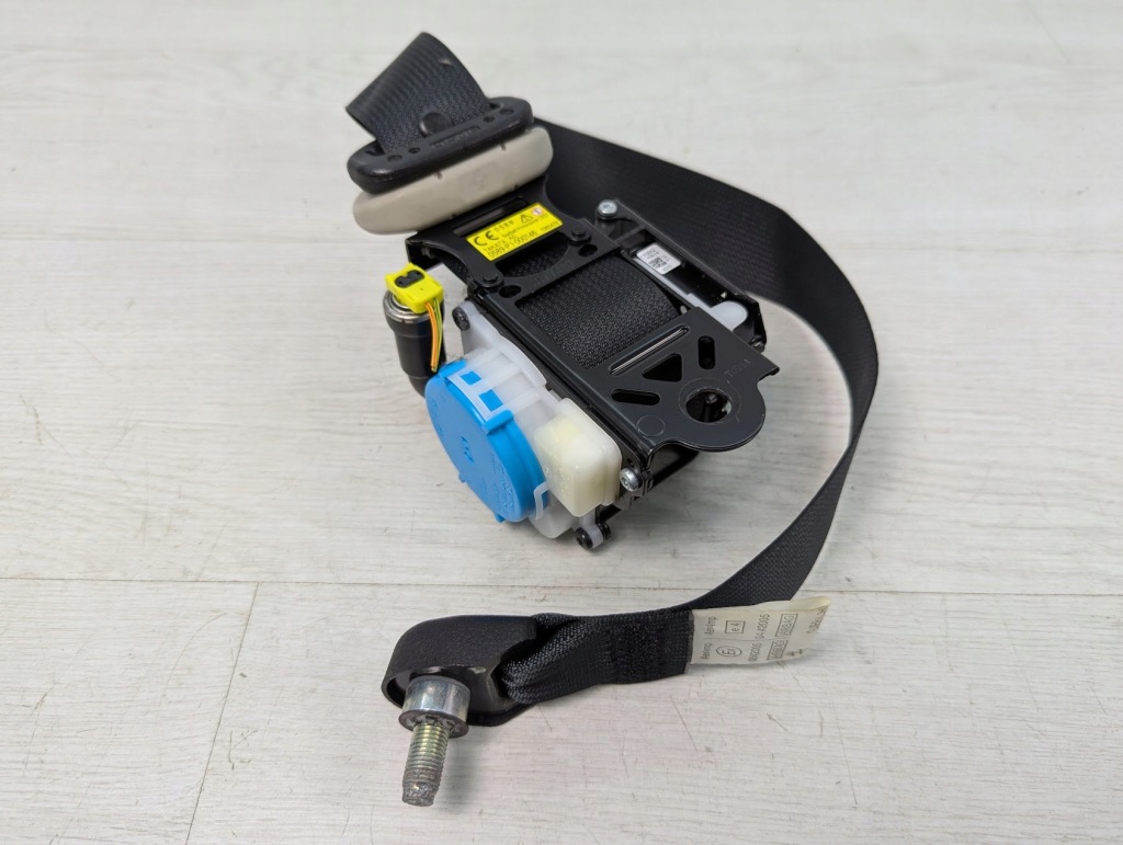 Ремінь безпеки правий перед сидіння mazda 6 0589p1000146 Недорого