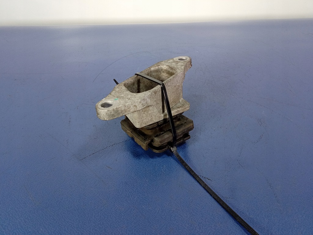 фото №1, Volvo s90 ii t6 2.0t 320km awd кронштейн ресора задня