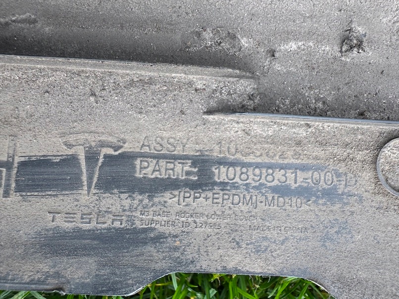 Tesla model m3 3 поріг ліва накладка поріг оригінал 1089831-00-d Доставка