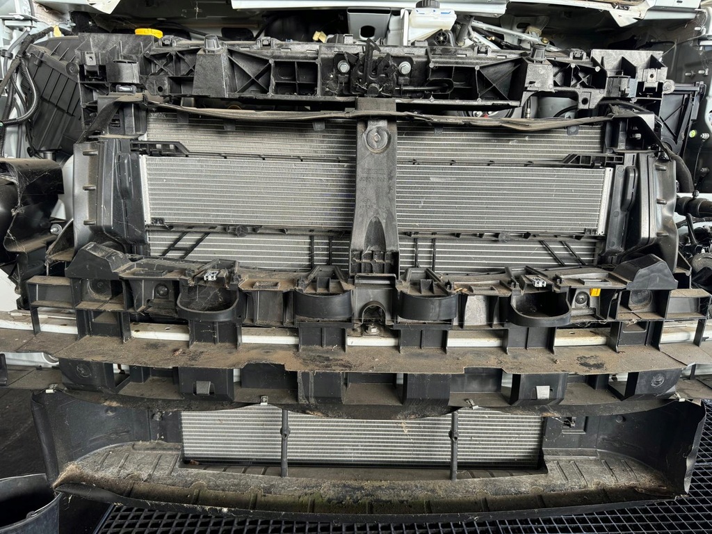 фото №10, Renault trafic iii 2.0 dci бак adblue насос 237g00260r 237g00270r