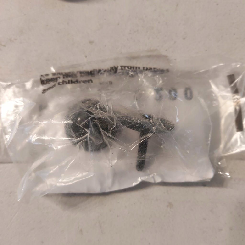 фото №1, Штифт накладки порога bmw f20 f30 0714 7296886