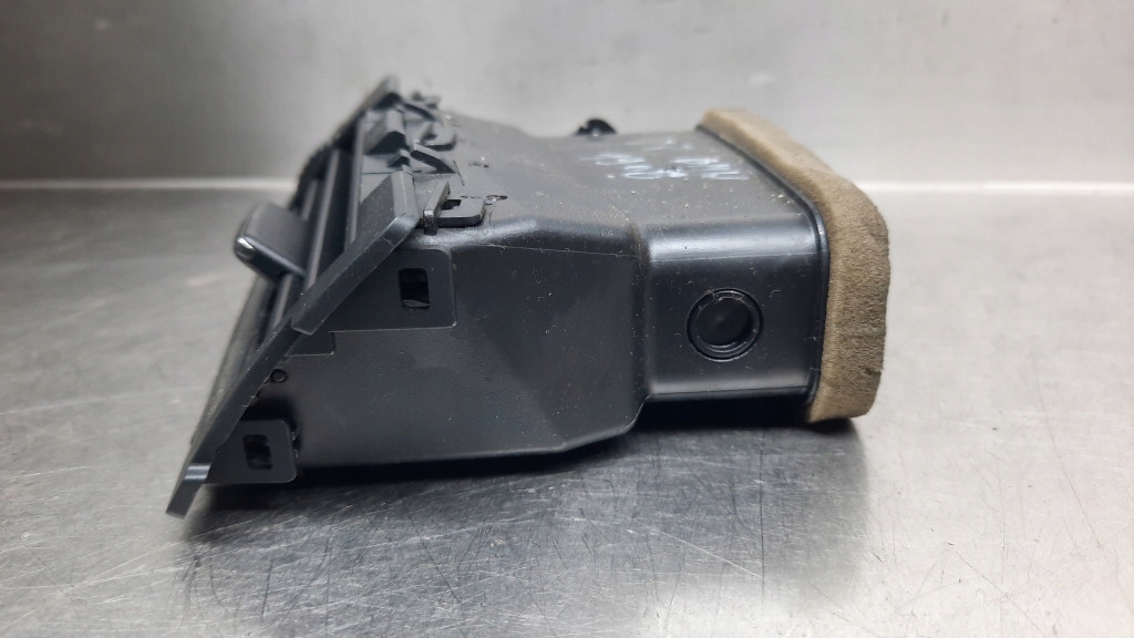 фото №5, Решётка обдув правая 6910732 bmw e61 03-07r 2.0d