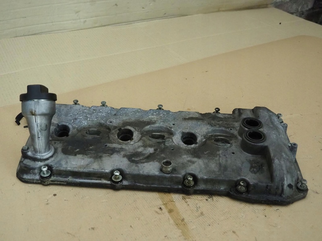 фото №9, Крышка клапанов левая a8 d3 6.0 bht 07c103475ag