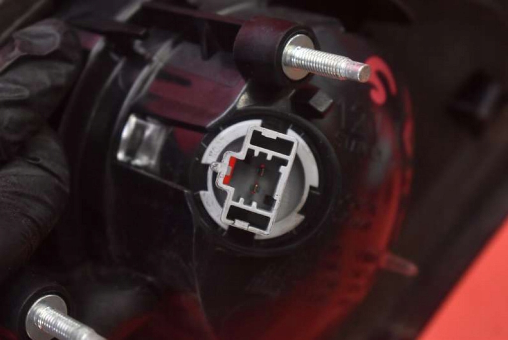 фото №10, Лампа ліва задня задня mazda 3 1 i bk 5d hb lift 06-09