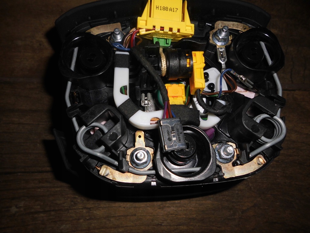 фото №8, Audi a4 8w b9 консоль + 2 x подушка безпеки