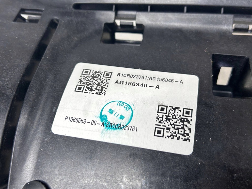 Другая часть салона tesla model x p106655300a с Разборки