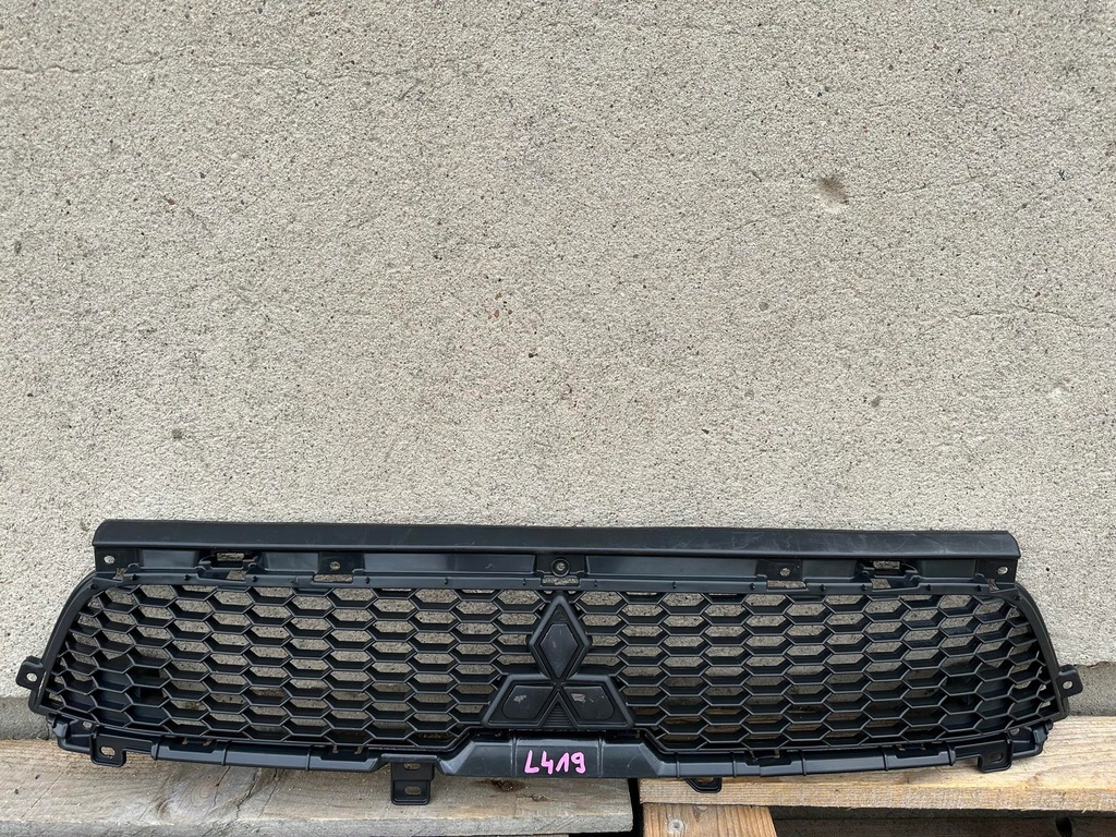 фото №1, Решітка радіатора решітка радіатора бампера mitsubishi outlander ii lift