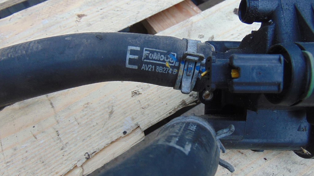 фото №5, Корпус термостата ford fiesta mk7 lift 1.5 tdci