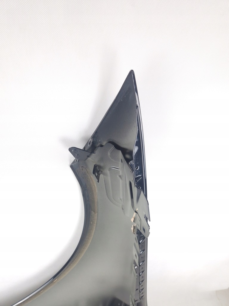 Купить Mercedes c-klasa a206 крыло  передний правый  a2068810600 handan040