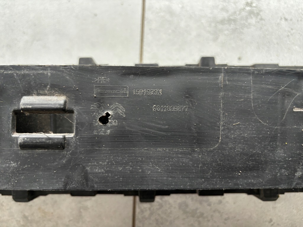 Абсорбер бампера vivaro c jumpy expert proace 9811839877 с Разборки