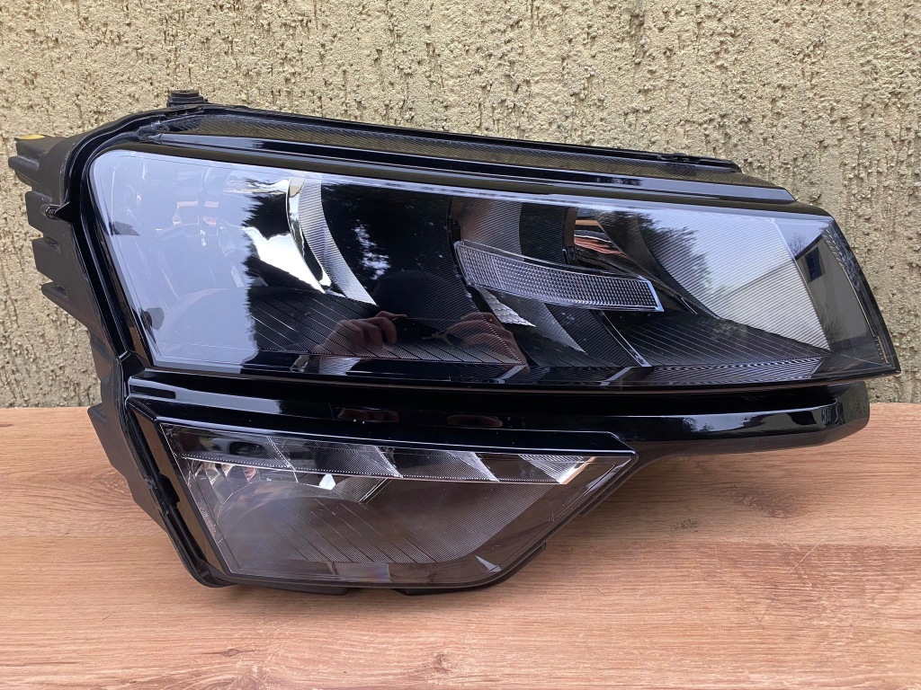 фото №1, Skoda karoq 17- лампа правая передняя перед обычная led