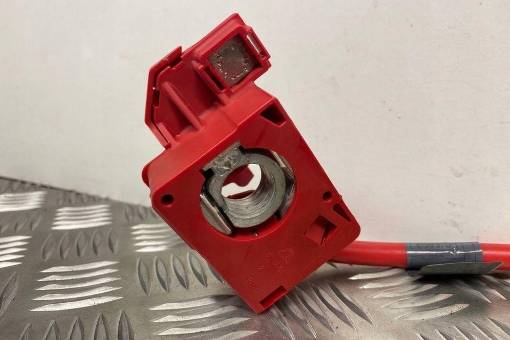 фото №8, Клема плюсова bmw 3 coupe e92 6988974 2.99l дизель 2007