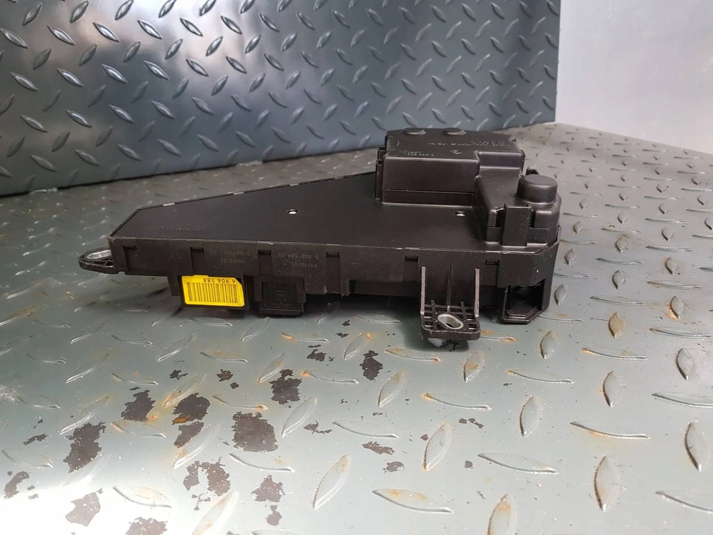 фото №5, Коробка запобіжників багажника правий задня 6 906 601 bmw 5 e61 przedlift