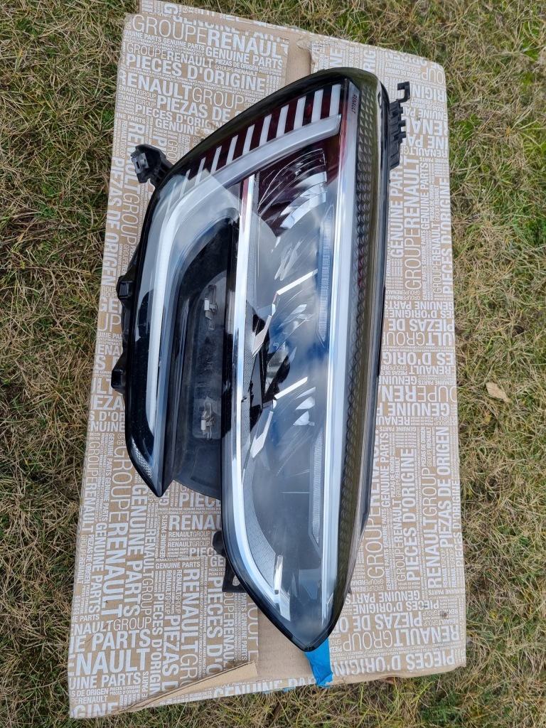 Купити Renault megane iv 4 рестайлінг  фара full led правий перед передня 260101932
