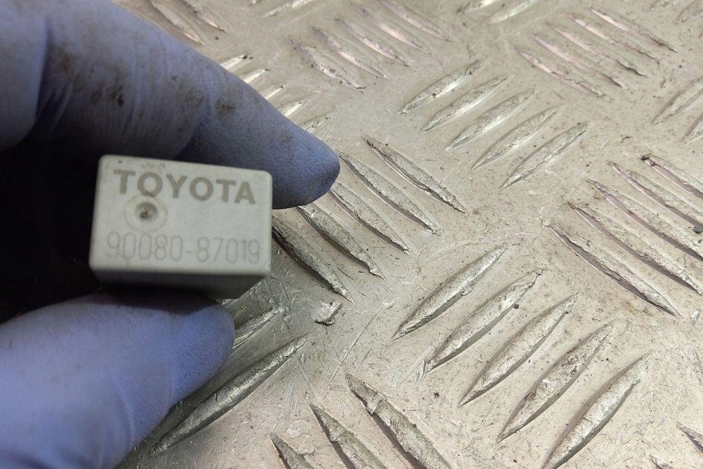 фото №7, Реле toyota corolla _e12_ 9008087019 1.4l дизель 2006