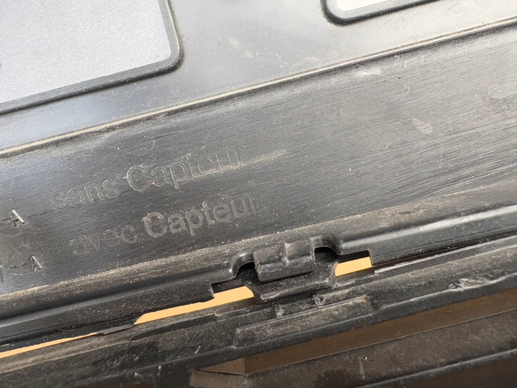 Купить Dacia duster 3 rok 2024 передний бампер 620263520r