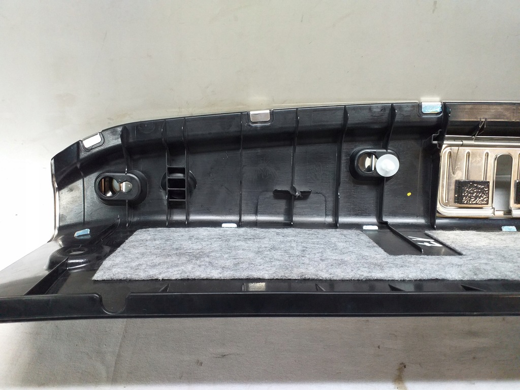 фото №7, Idealna защита крышки багажника mercedes w217 1