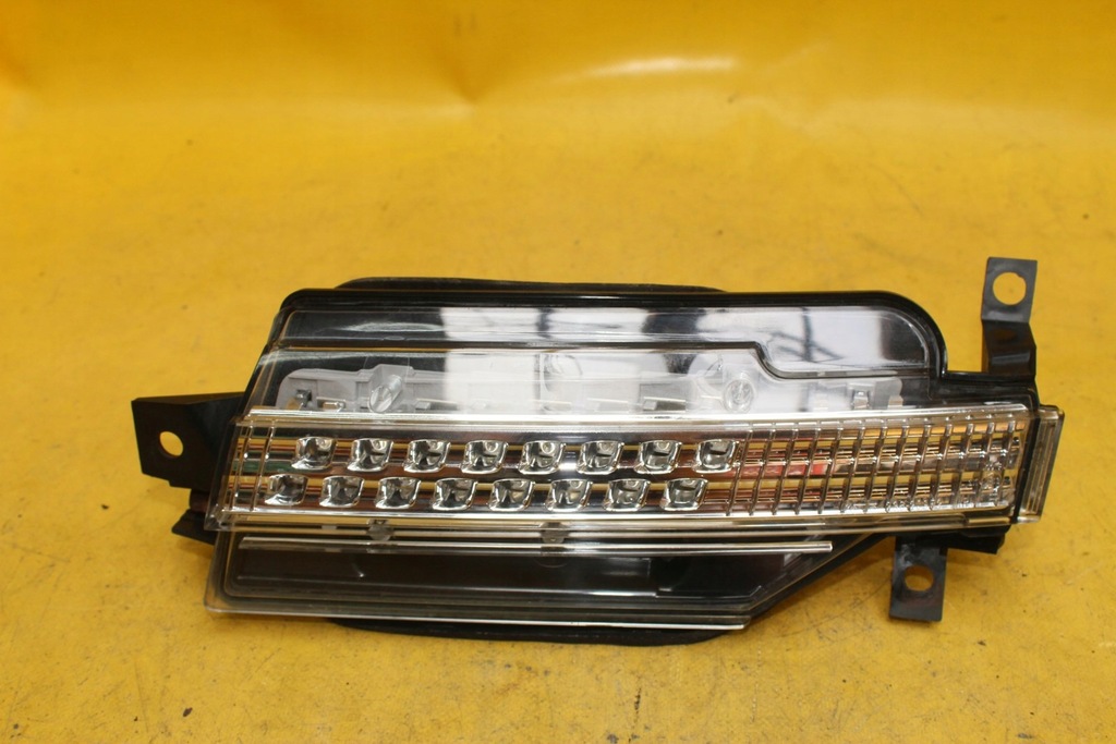 фото №1, Поворотник правий задня legacy iv led